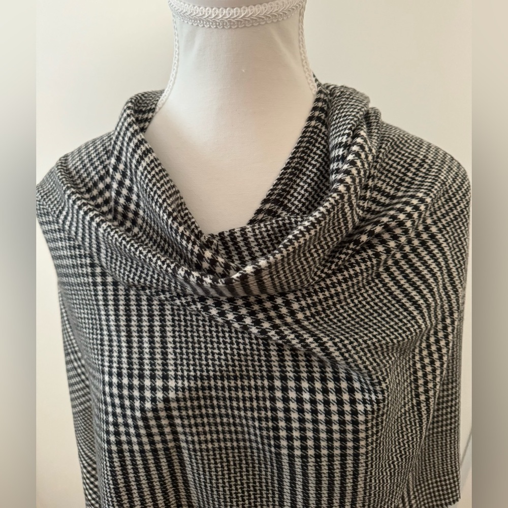 NWOT Cejon Black White Houndstooth Open Front Fringe Poncho Cape OS - Picture 2 of 11